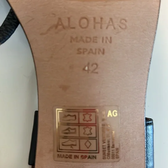 ALOHAS ASYMMETREIC BLACK HEEL - Picture 11 of 16